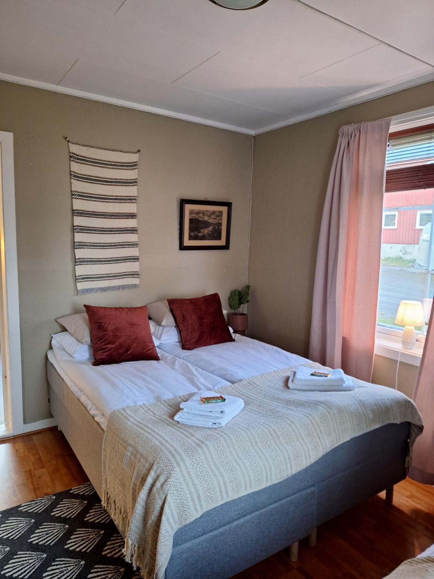 Privat Leilighet Pa Gard Med Badstue Og Nordlys Narvik Exterior photo